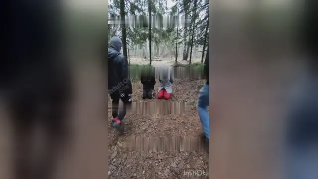 Russische pandjeshuizen hadden het moeilijk ▶️ Sportmannen verkrachtten twee Russische pandjeshuizen in het bos