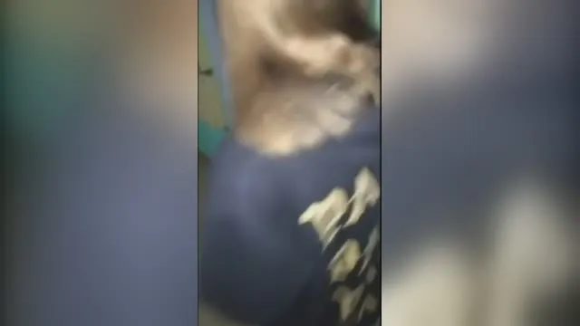 Een vriendin geneukt in de gang bij haar appartement