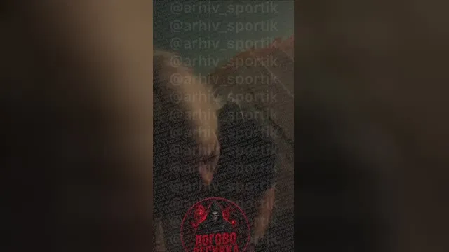 Xanny Bunny obciąga kutasa na wejściu